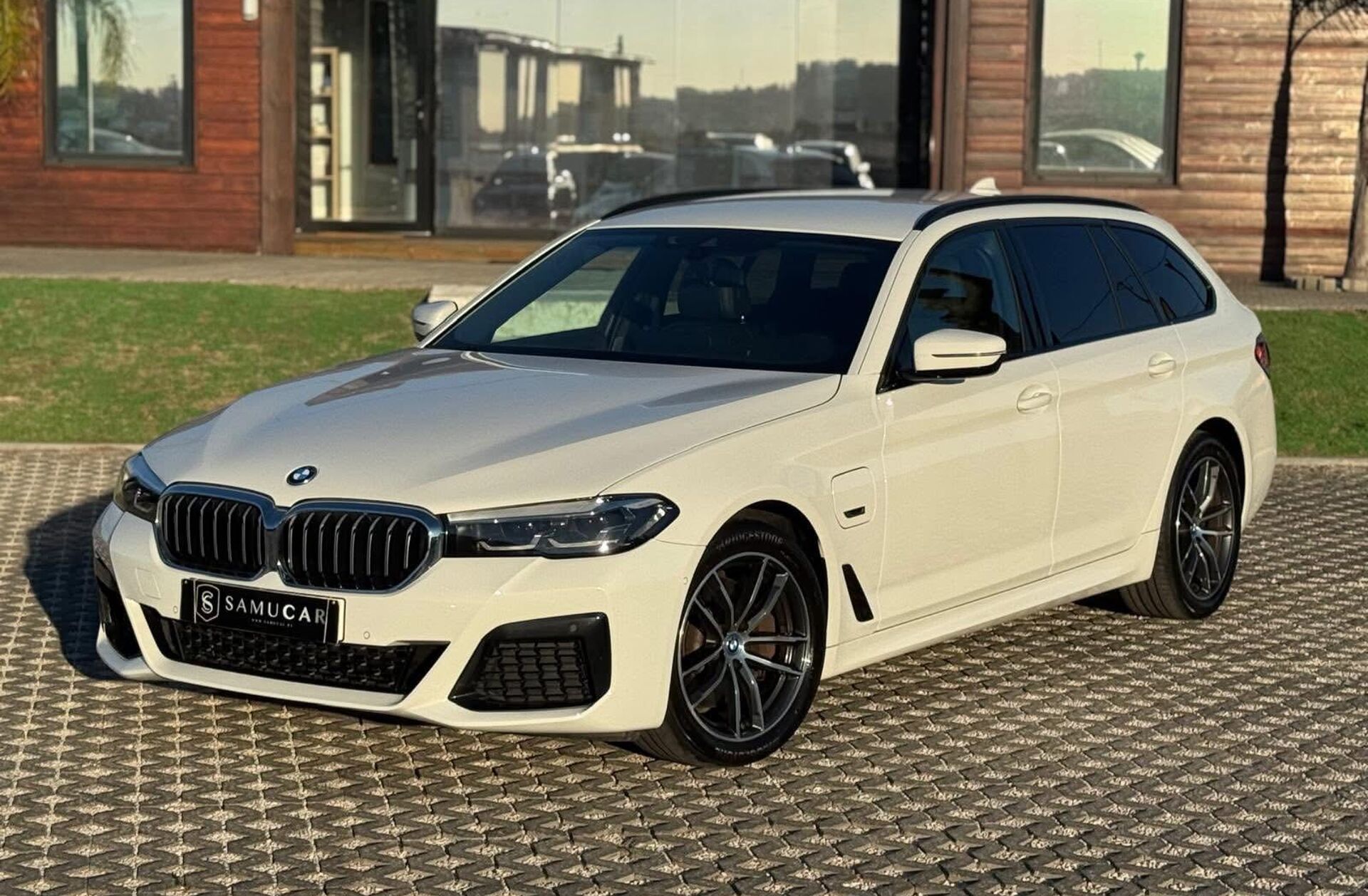 BMW Serie-5 530 e Pack Desportivo M