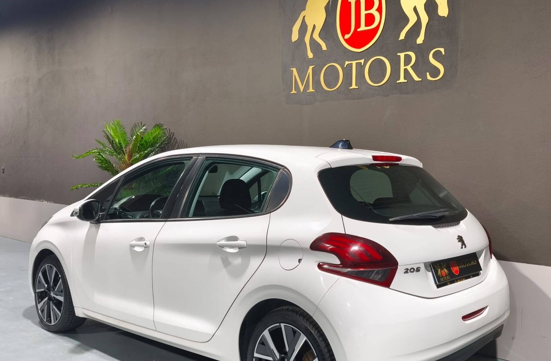 PEUGEOT 208 1.6 BlueHDi Allure