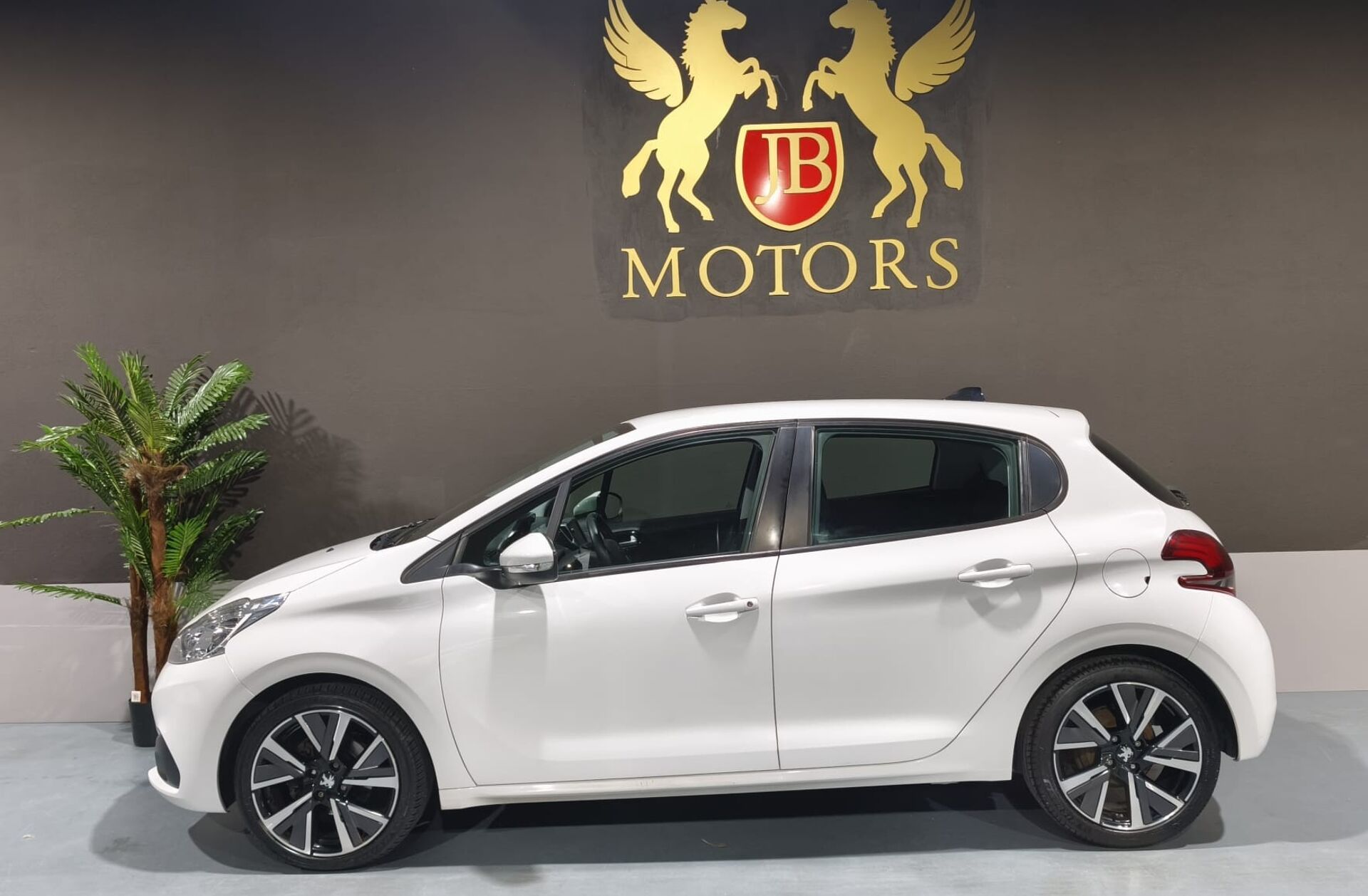 PEUGEOT 208 1.6 BlueHDi Allure