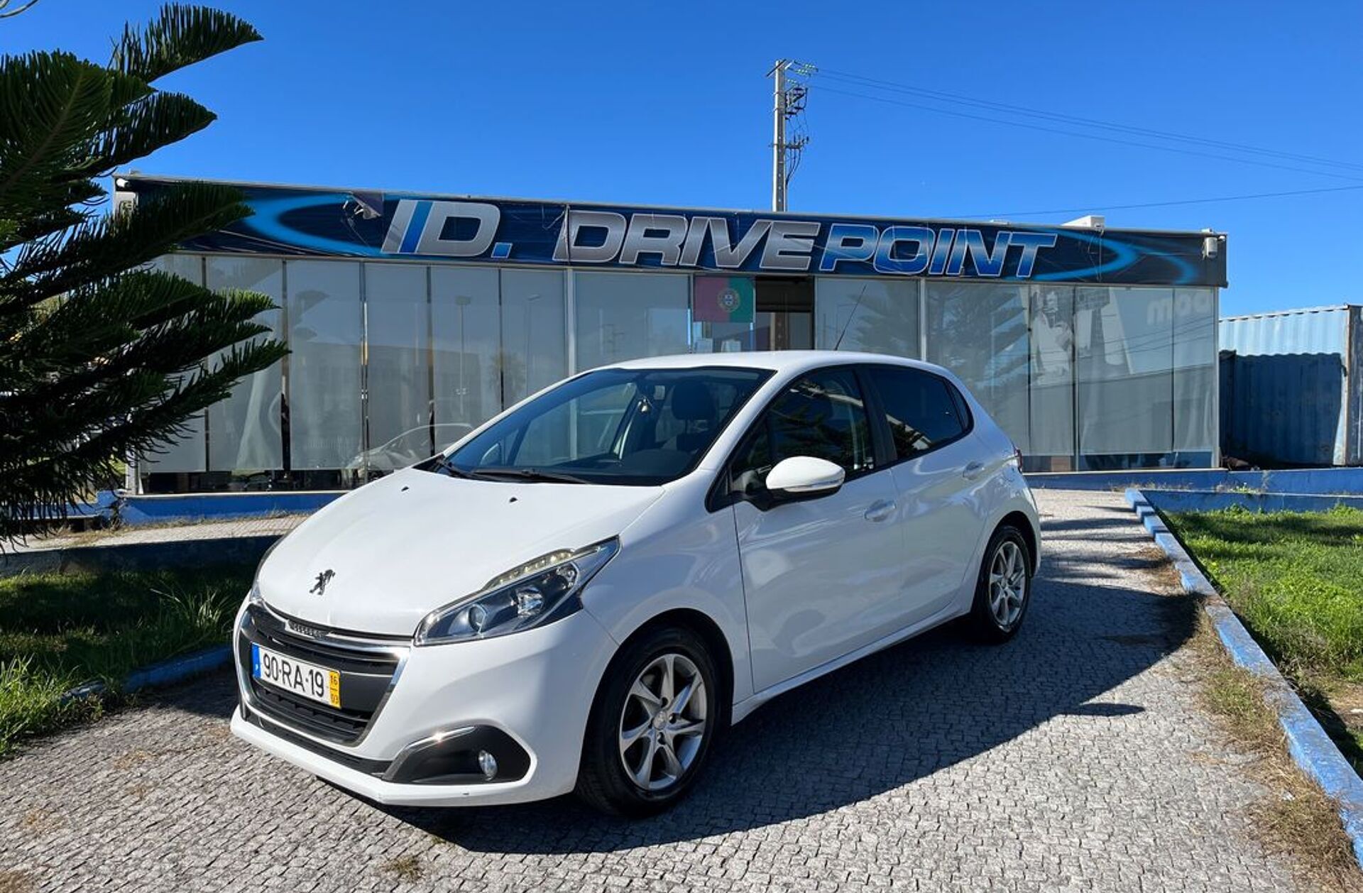 PEUGEOT 208 1.2 PureTech Active
