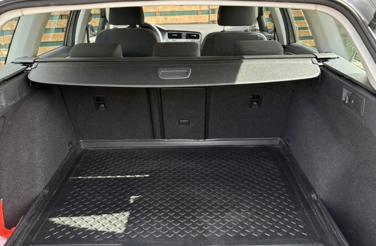 VOLKSWAGEN Golf 1.6 TDi BlueMotion Confortline