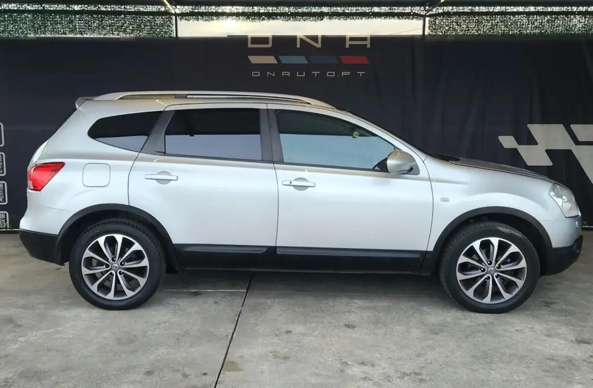 NISSAN Qashqai +2 1.5 dCi Tekna Sport 17