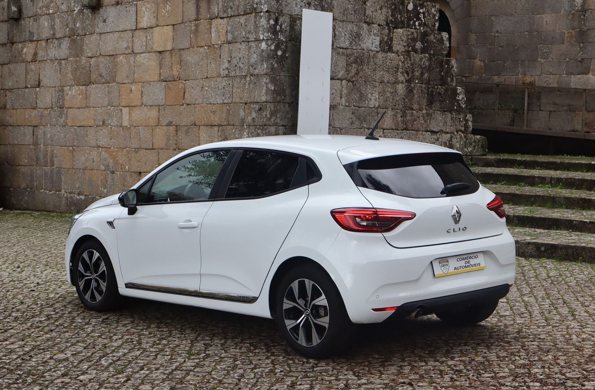 RENAULT Clio 1.0 TCe Limited Bi-Fuel