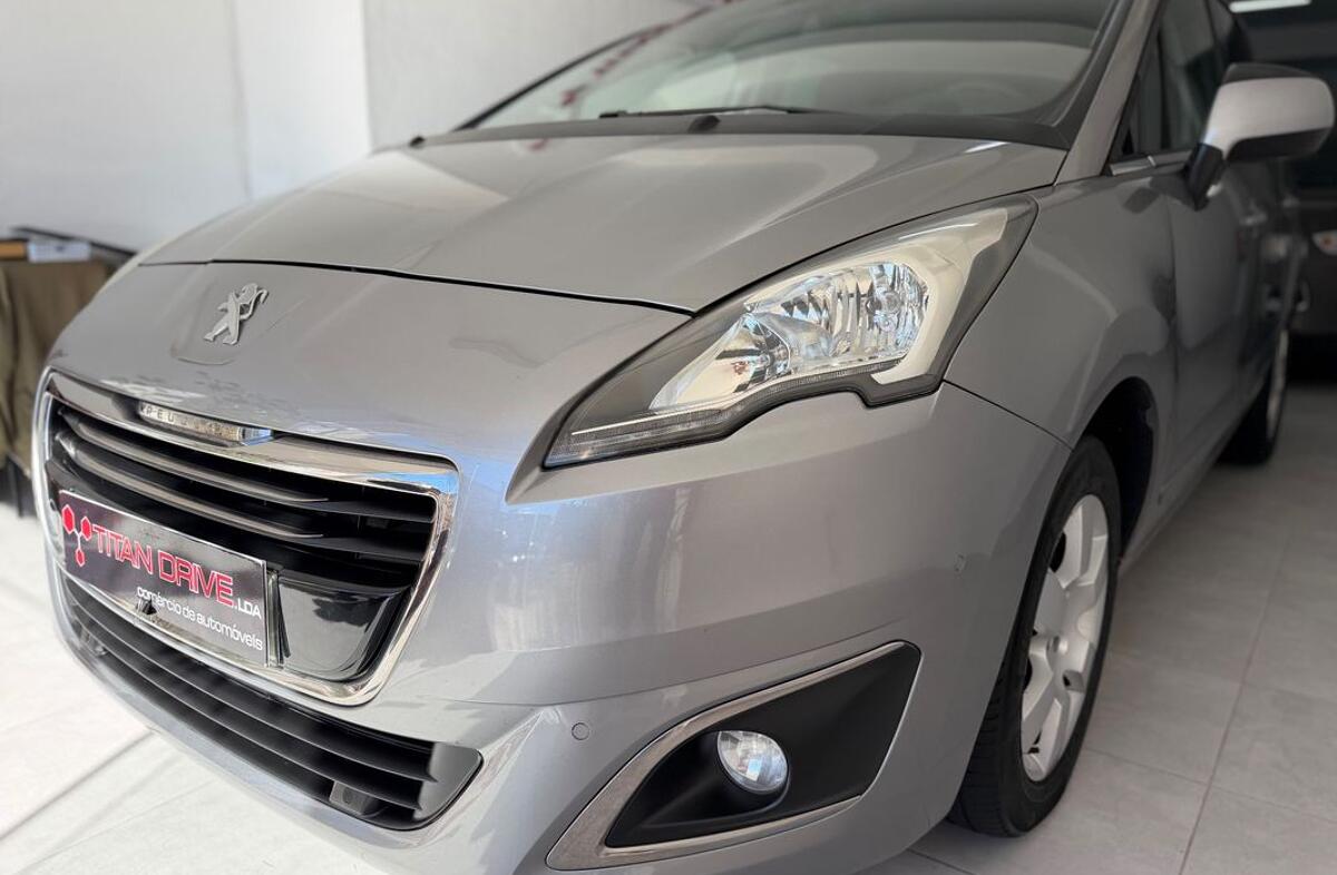 PEUGEOT 5008 1.6 BlueHDi Allure