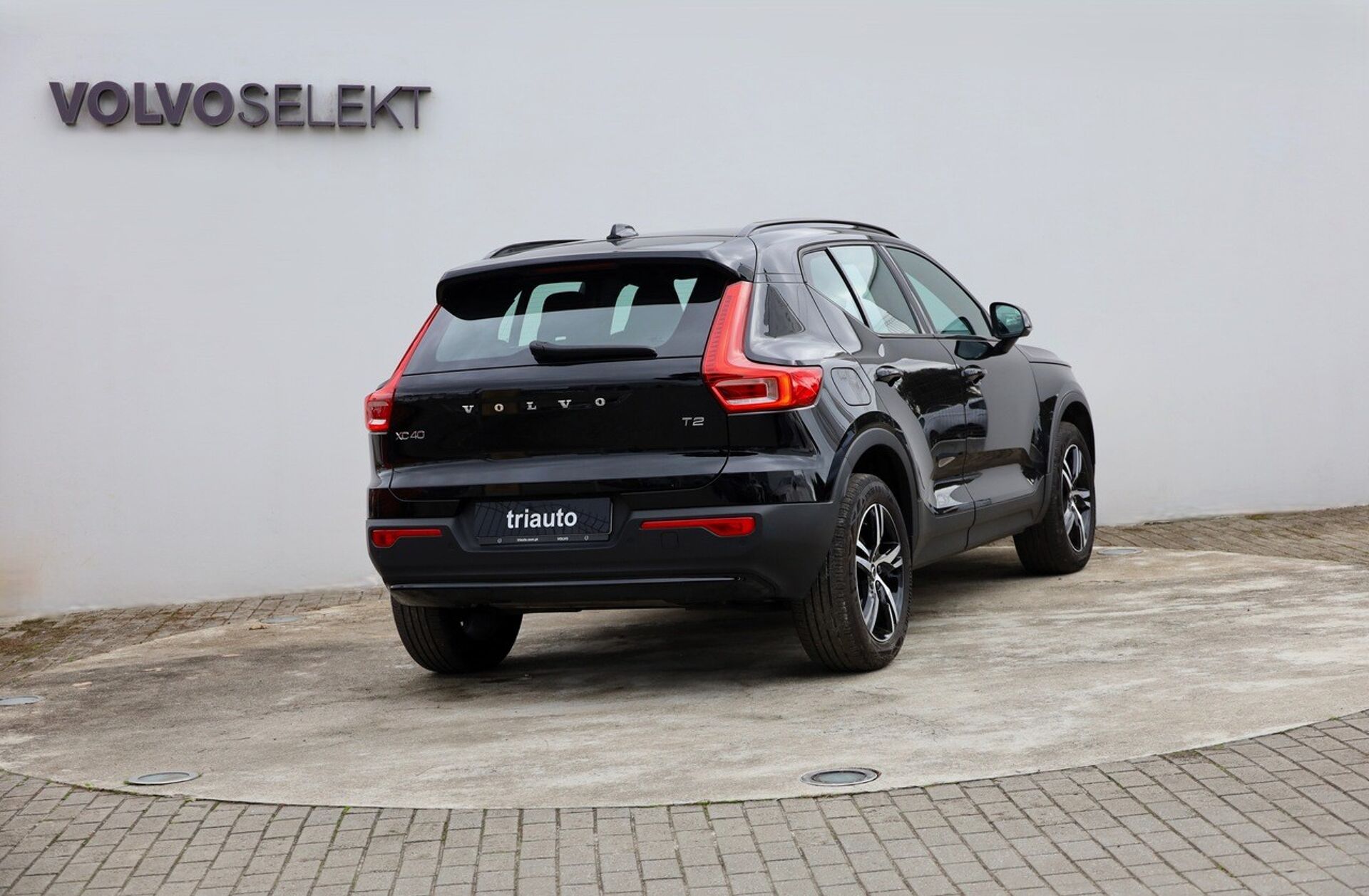 VOLVO XC40 1.5 T2 Plus Dark Auto