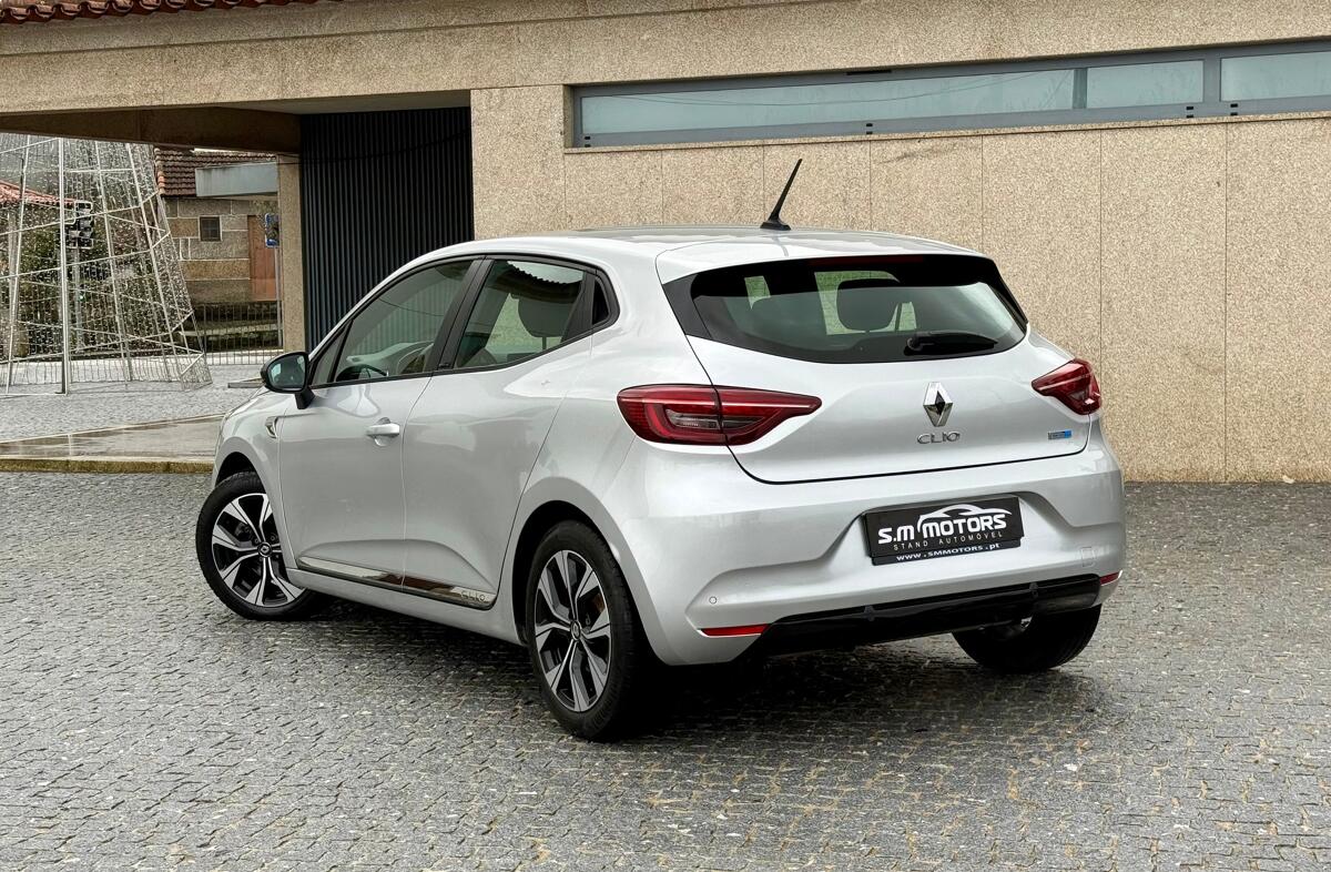 RENAULT Clio 1.6 E-Tech Intens