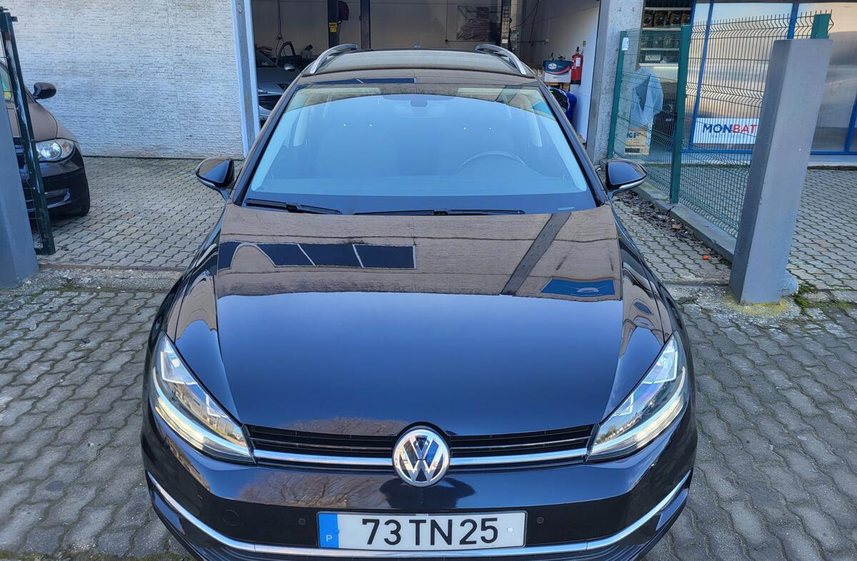 VOLKSWAGEN Golf 1.6 TDi Confortline