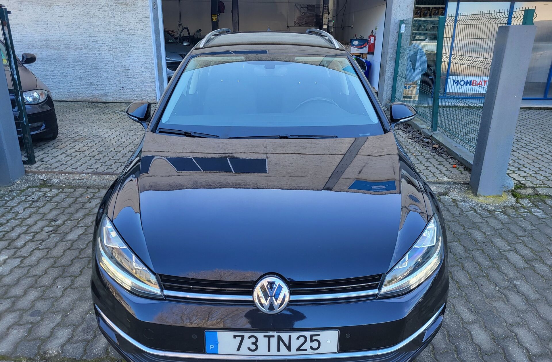 VOLKSWAGEN Golf 1.6 TDi Confortline