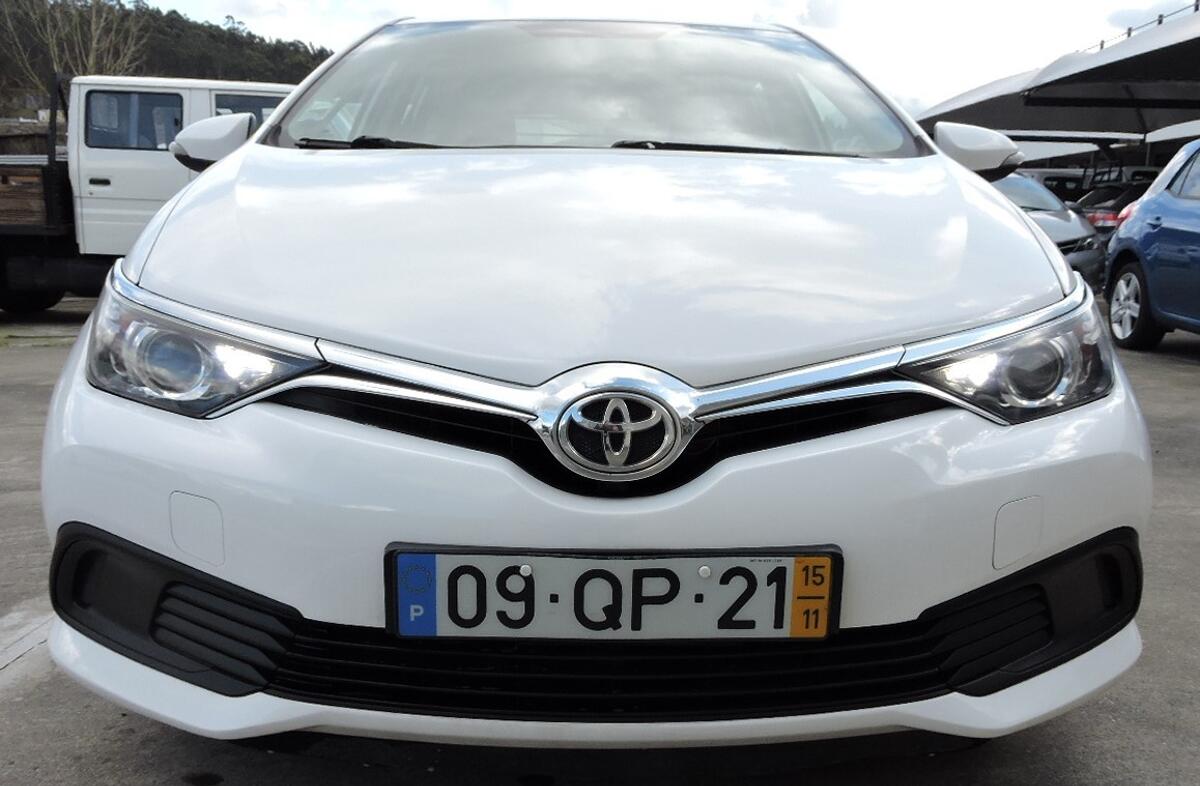 TOYOTA Auris 1.4 D-4D Exclusive