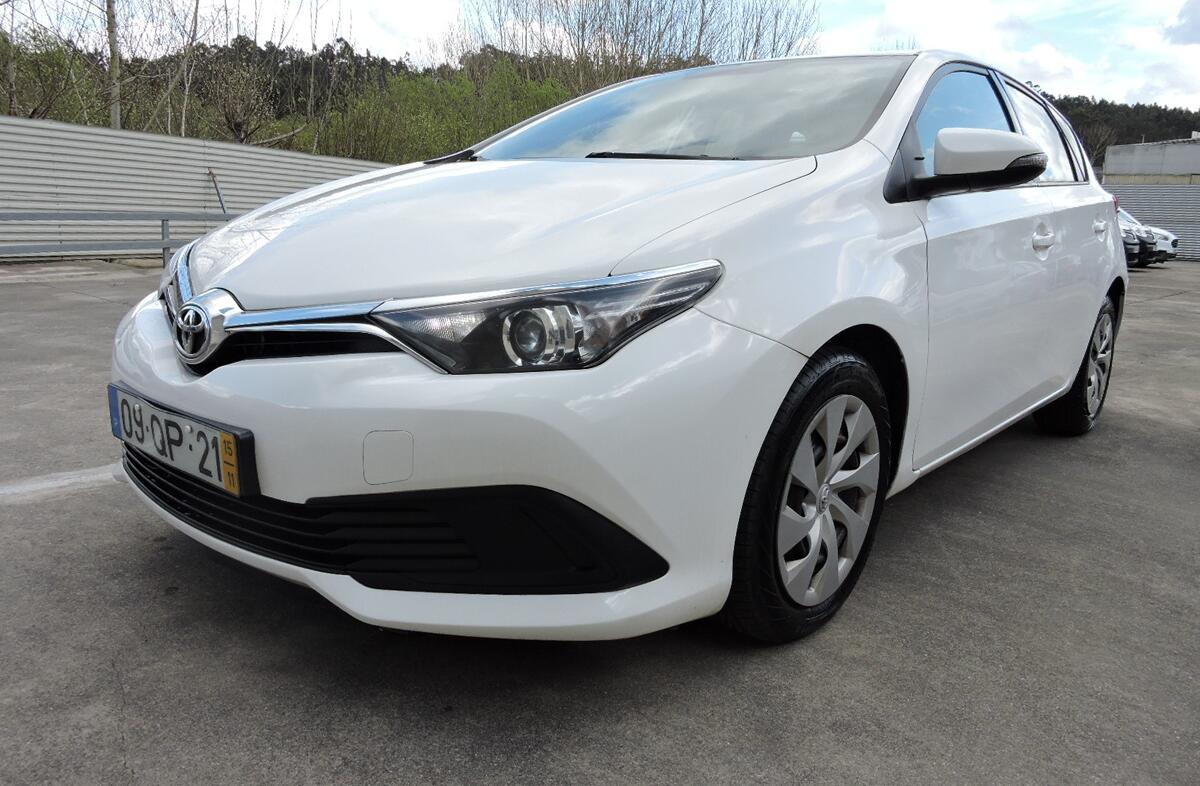TOYOTA Auris 1.4 D-4D Exclusive
