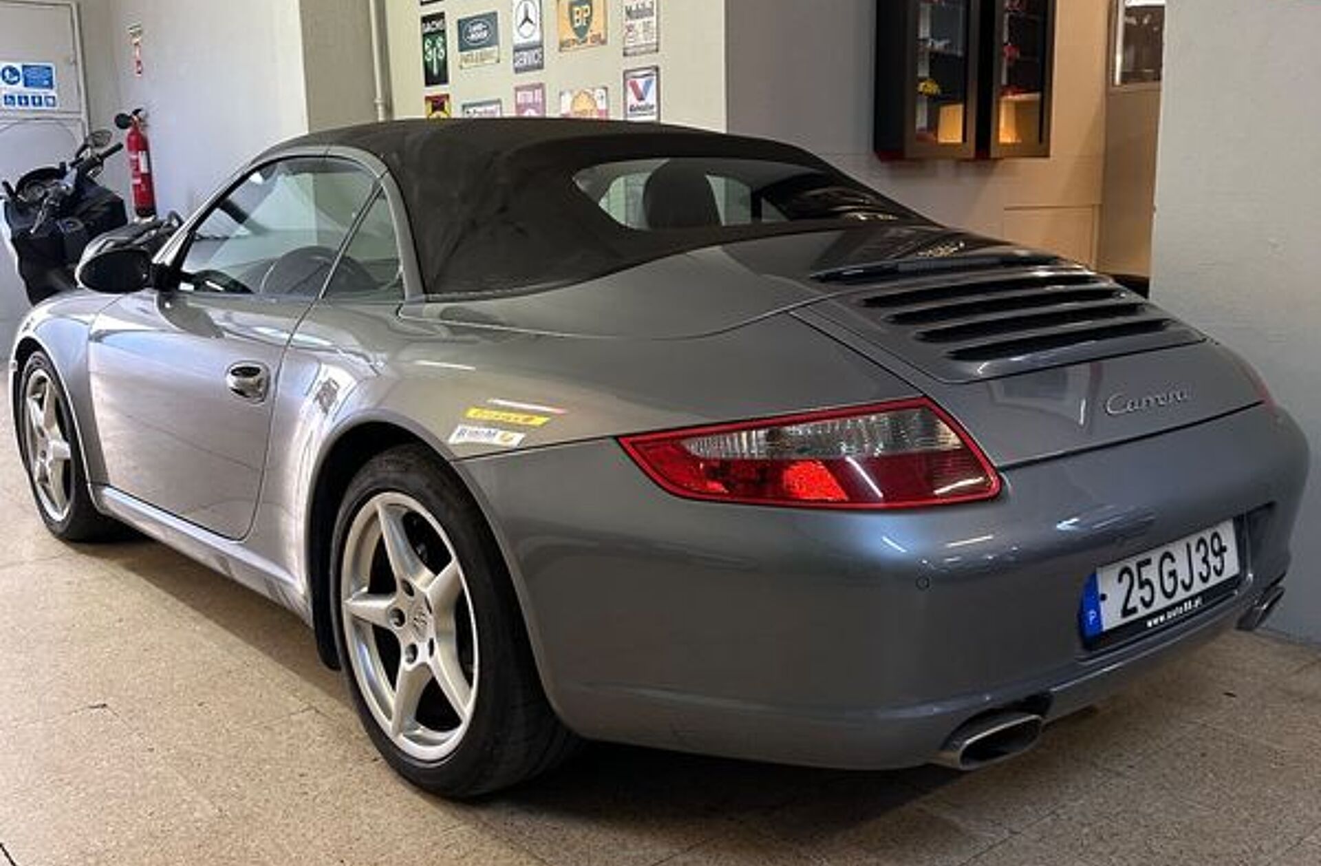 PORSCHE 911 Carrera 4 S