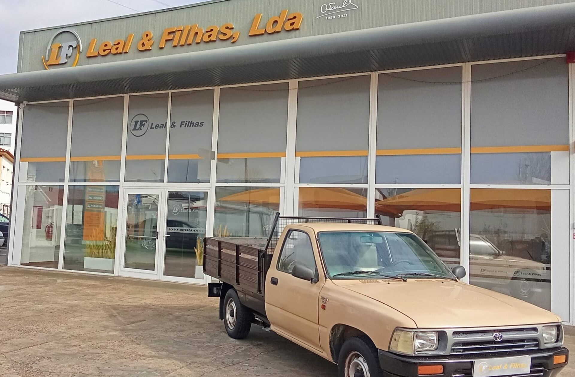 TOYOTA Hilux 2.4 D LN105L