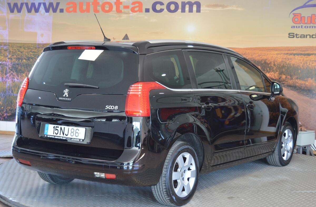 PEUGEOT 5008 1.6 HDi 7L Allure J17