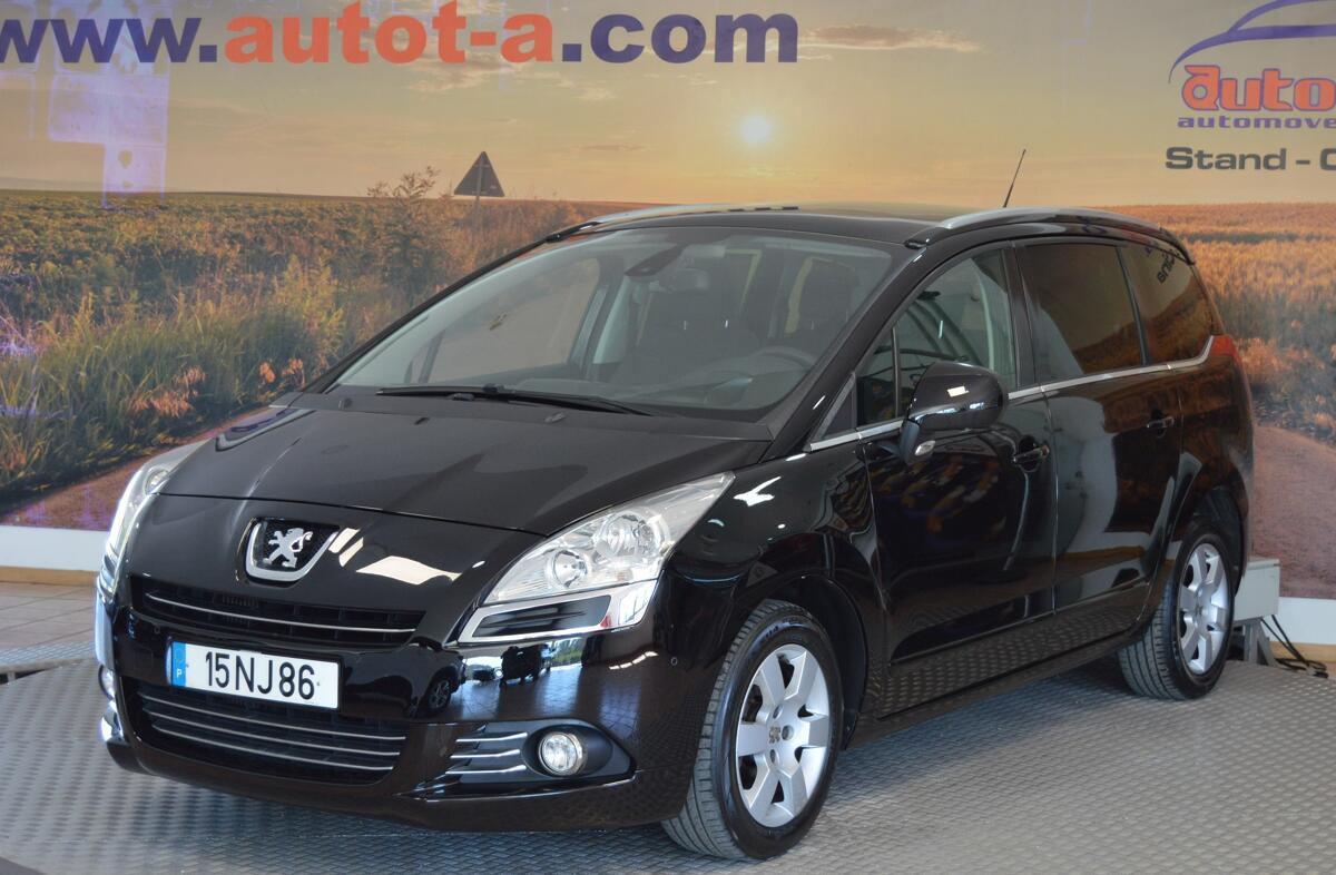 PEUGEOT 5008 1.6 HDi 7L Allure J17