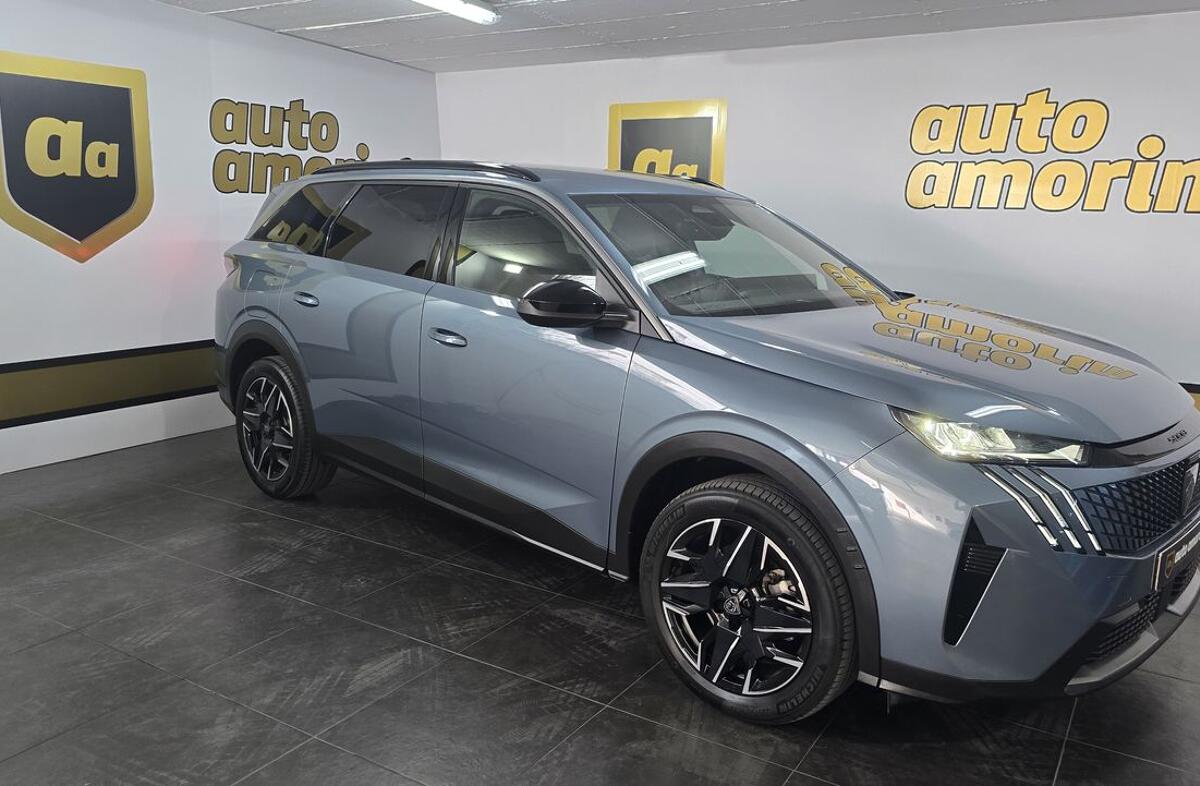 PEUGEOT 5008 1.2 Hybrid Allure e-DCS6