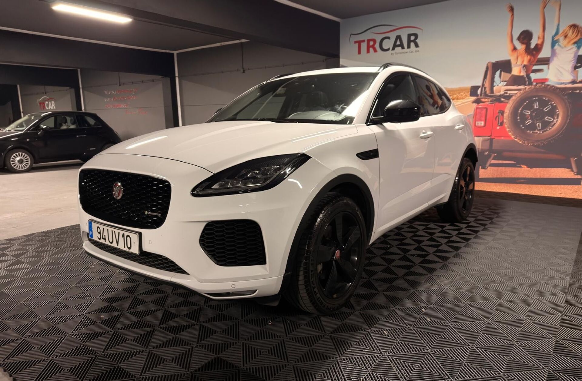 JAGUAR E-Pace 2.0 i4D R-Dynamic S