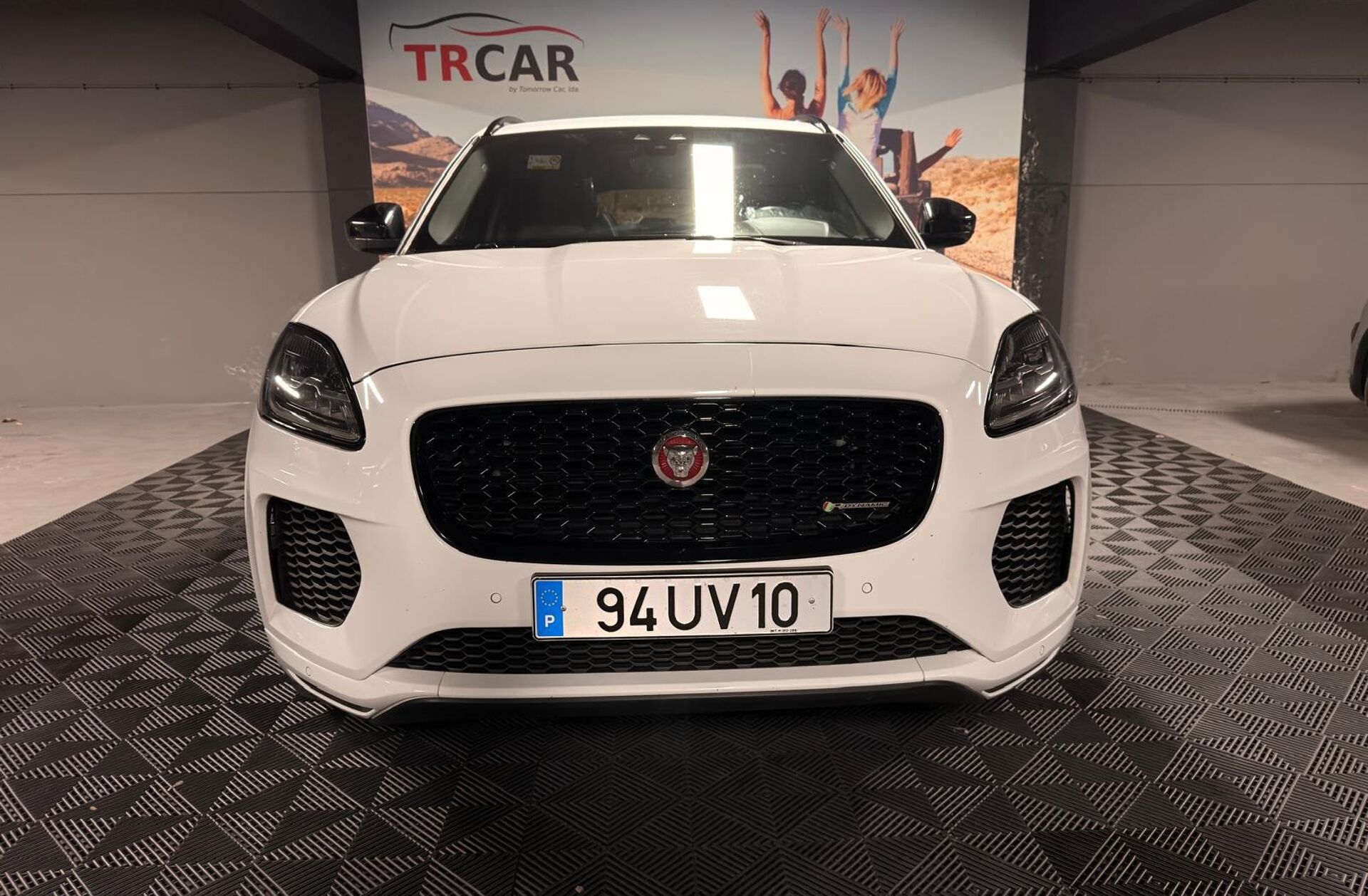 JAGUAR E-Pace 2.0 i4D R-Dynamic S