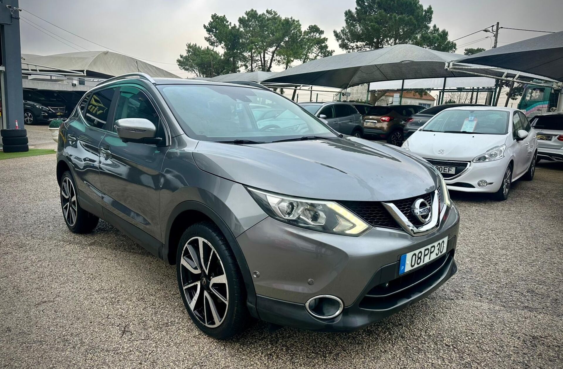 NISSAN Qashqai 1.6 dCi Tekna 19 Alcantara