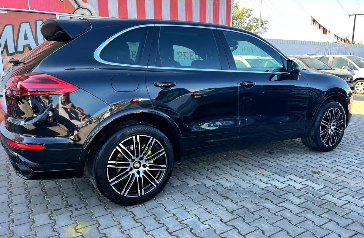 PORSCHE Cayenne S E-Hybrid