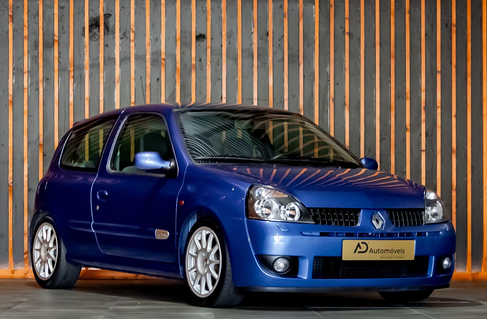 RENAULT Clio 2.0 16V Sport