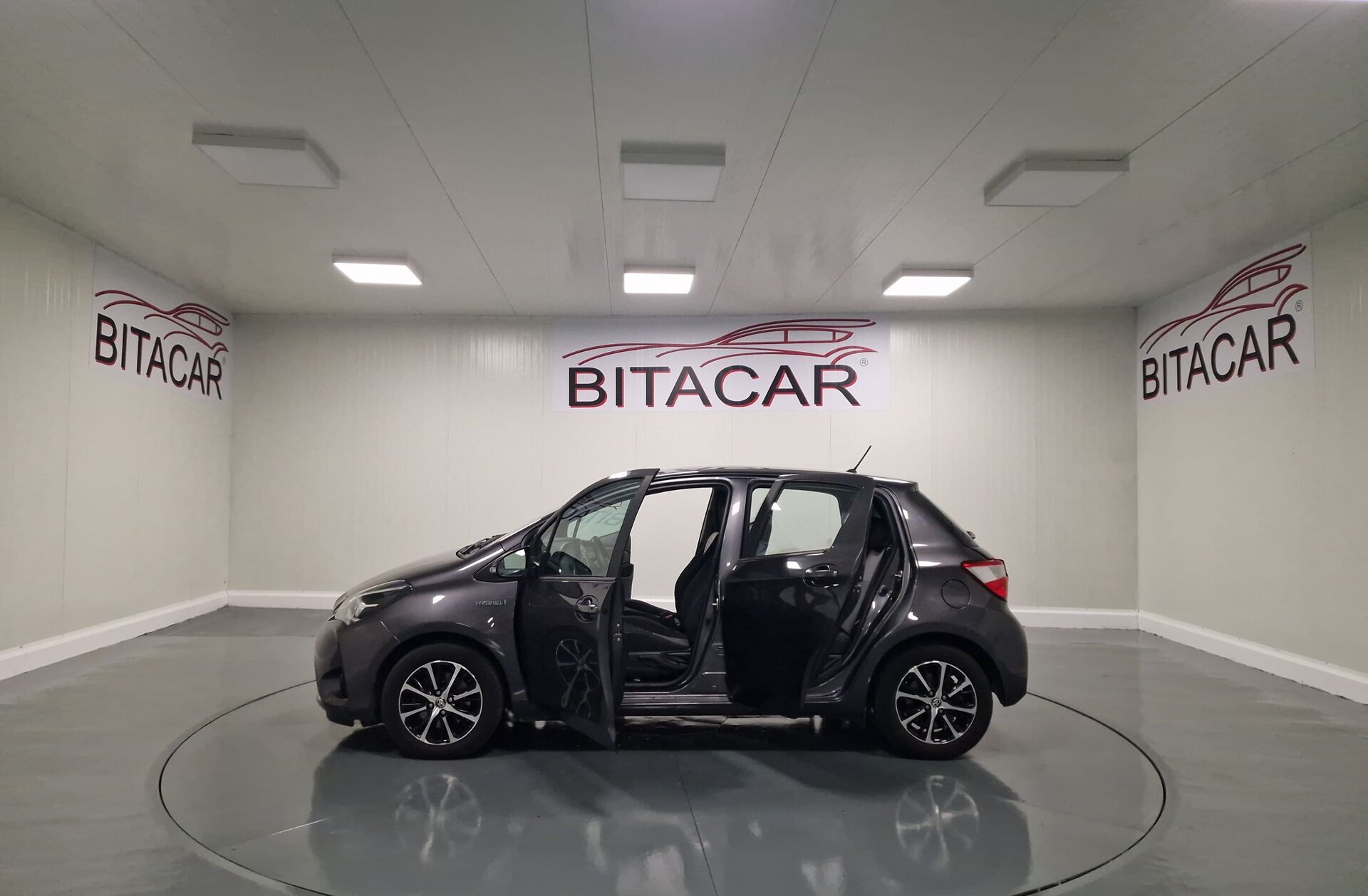 TOYOTA Yaris 1.5 HSD Comfort