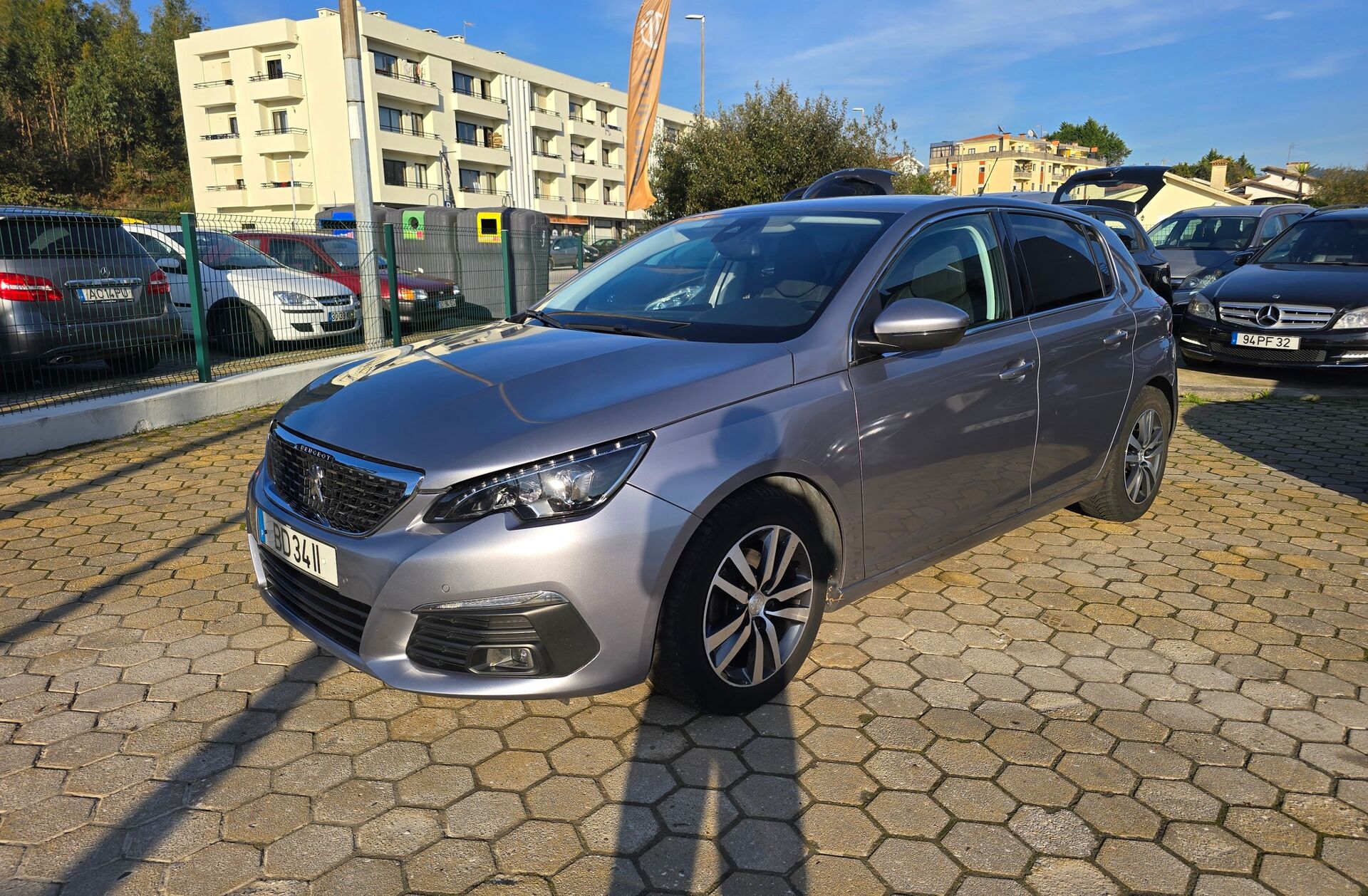 PEUGEOT 308 1.2 PureTech Allure EAT8