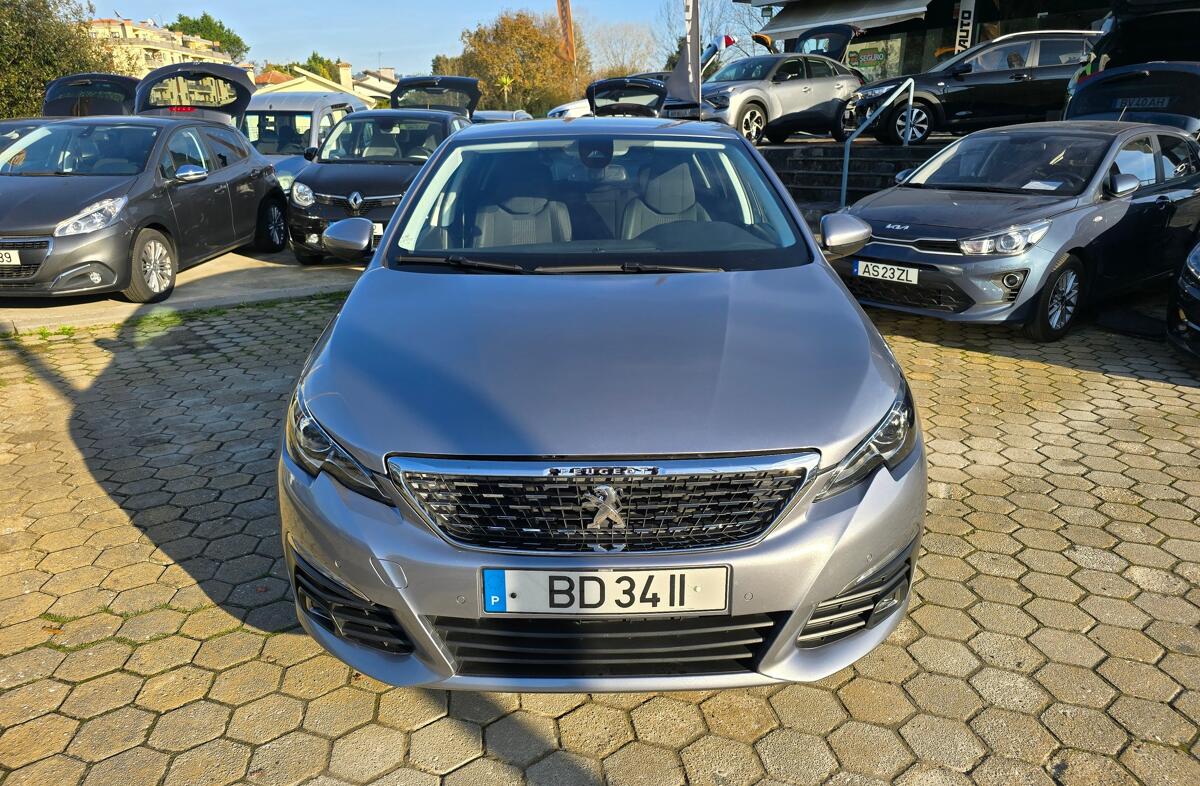 PEUGEOT 308 1.2 PureTech Allure EAT8