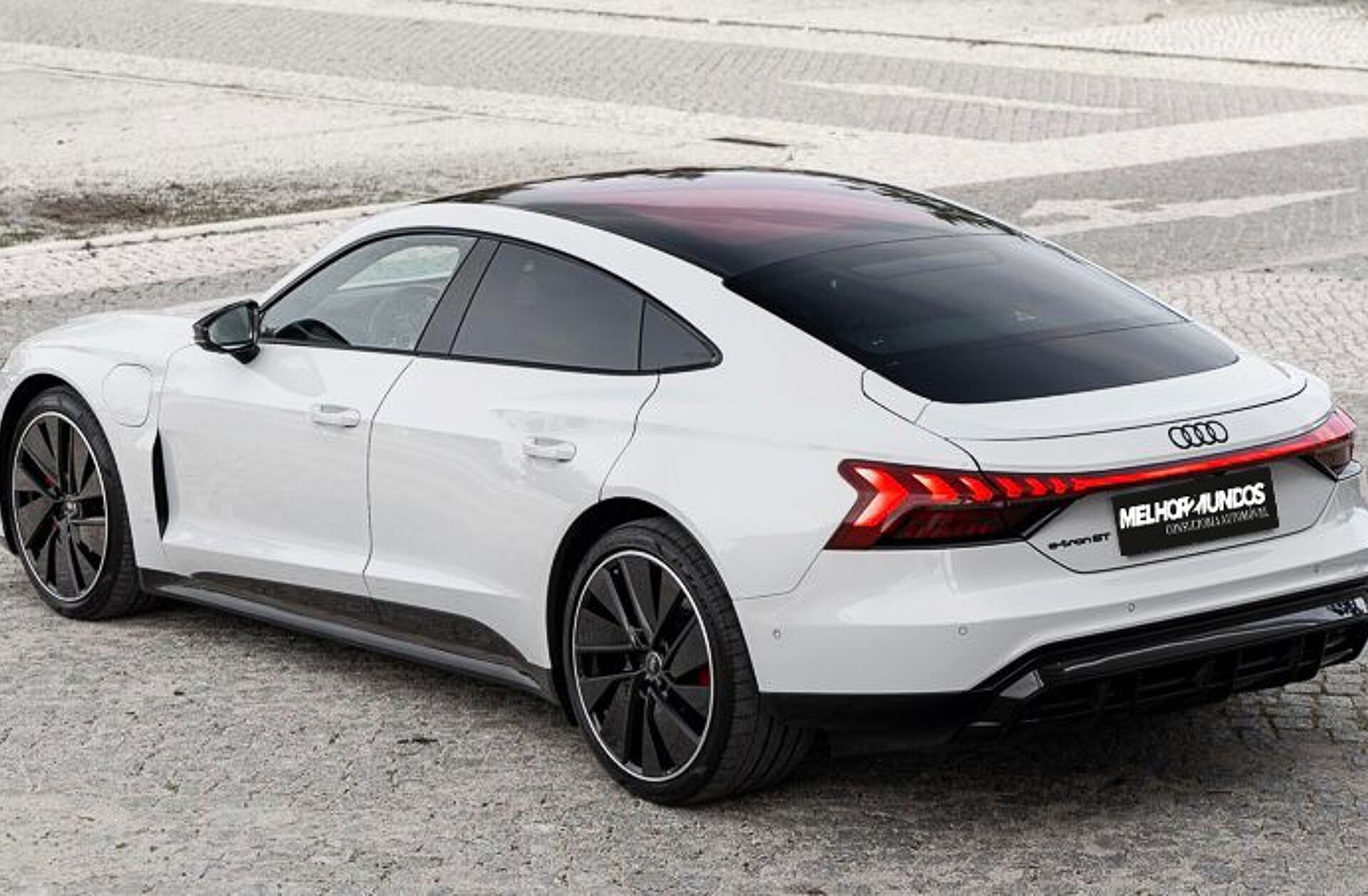 AUDI e-tron GT quattro