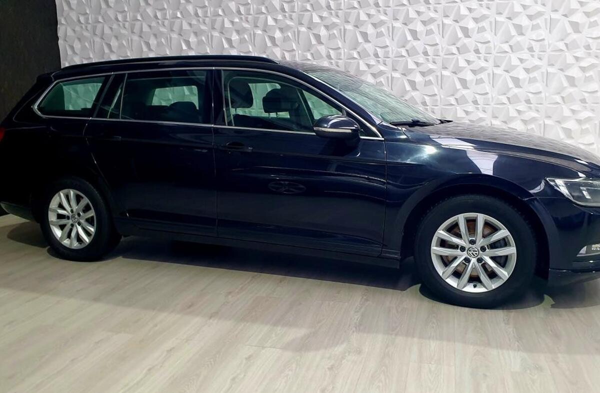 VOLKSWAGEN Passat 1.6 TDi BlueMotion