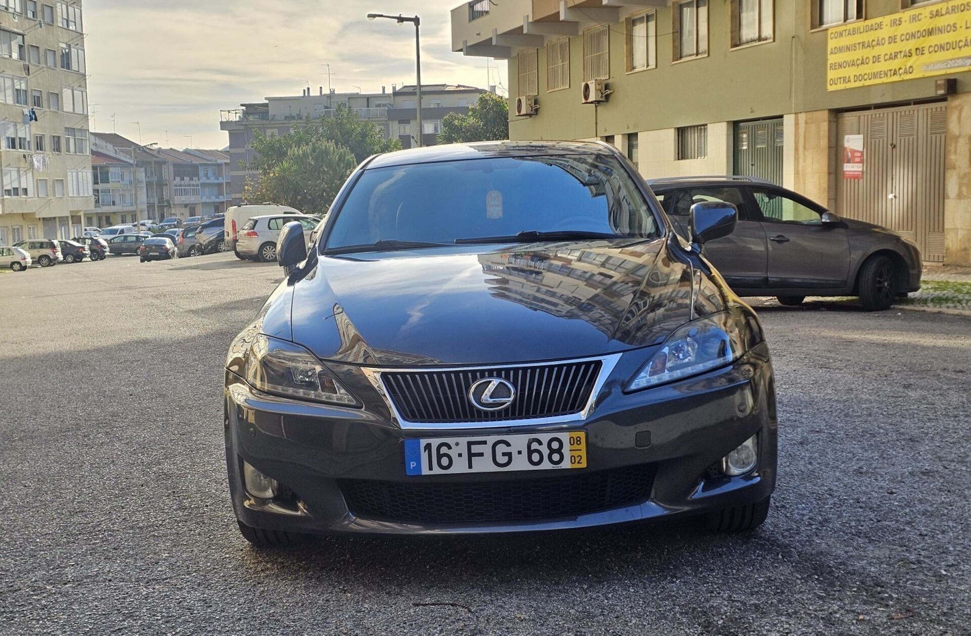 LEXUS IS 220d Base 11