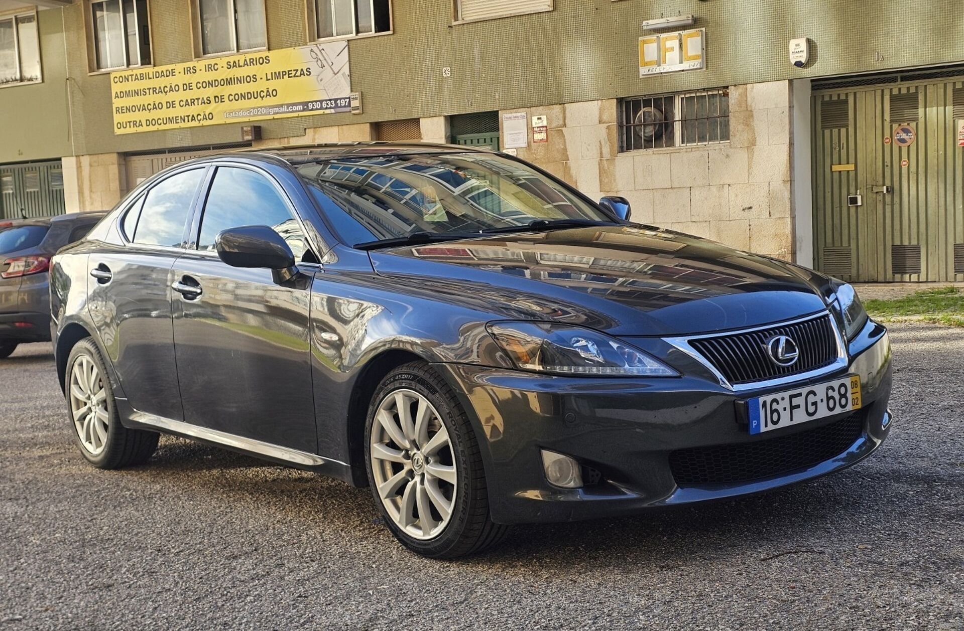 LEXUS IS 220d Base 11