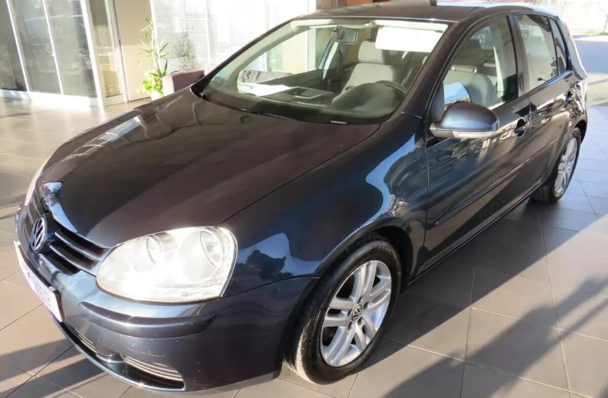 VOLKSWAGEN Golf 1.9 TDi BlueM. Confortline