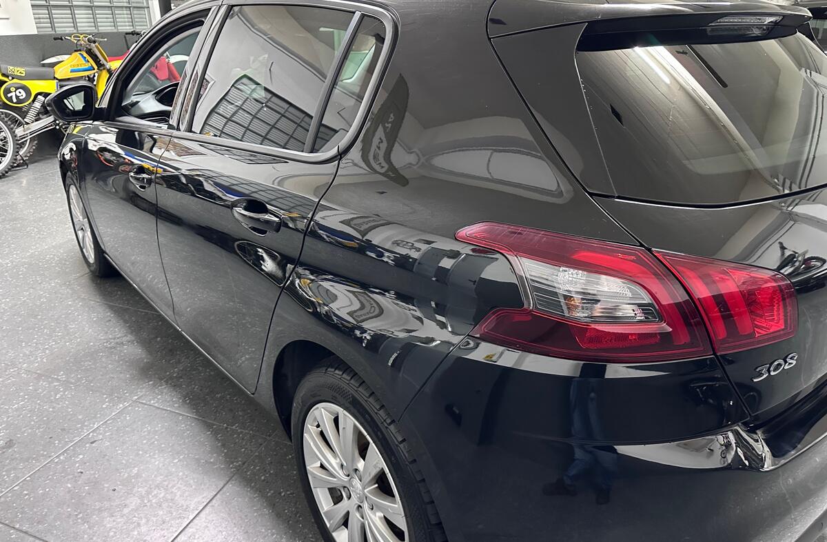 PEUGEOT 308 1.5 BlueHDi Style