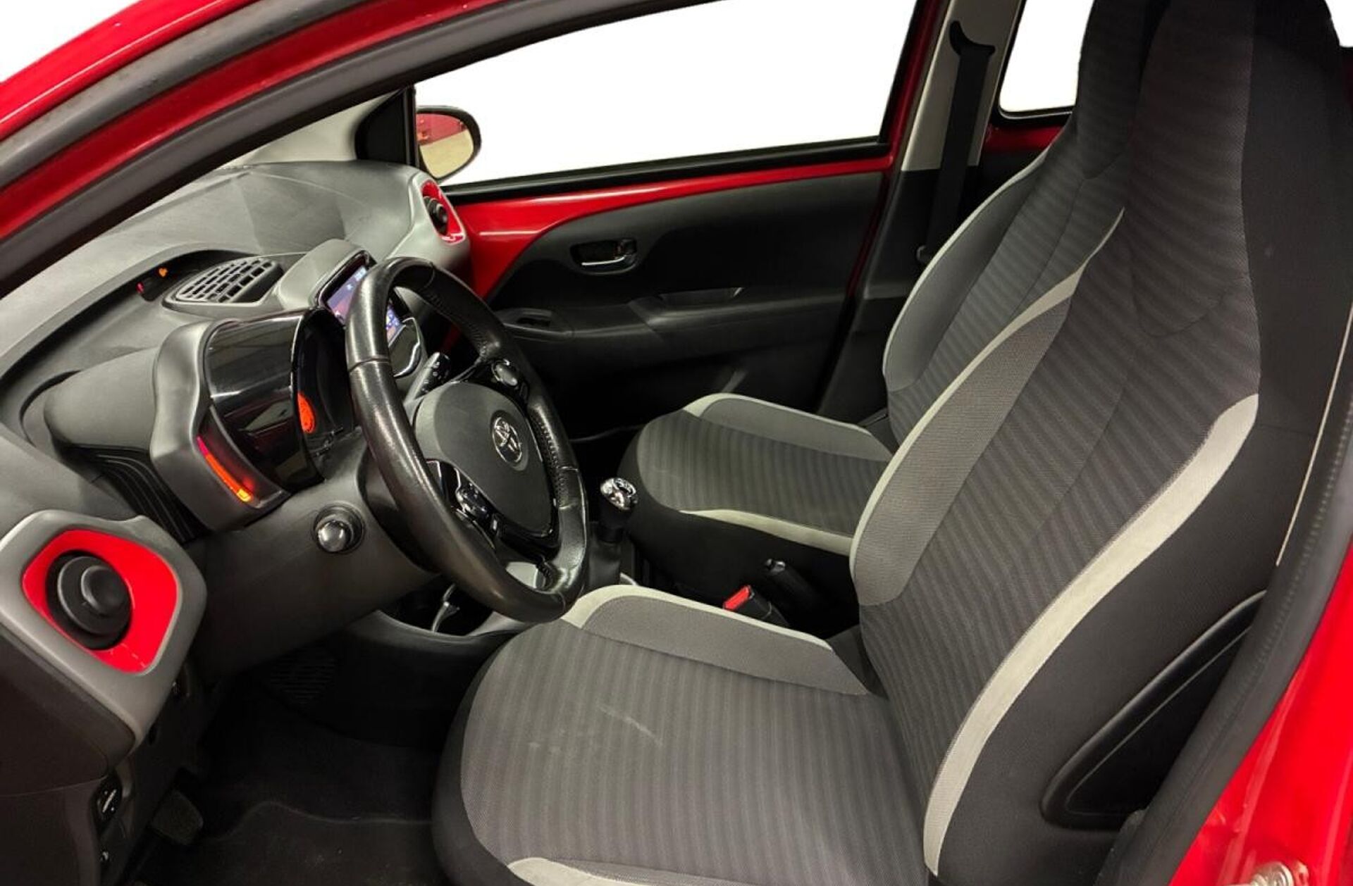 TOYOTA Aygo 1.0 X-Play