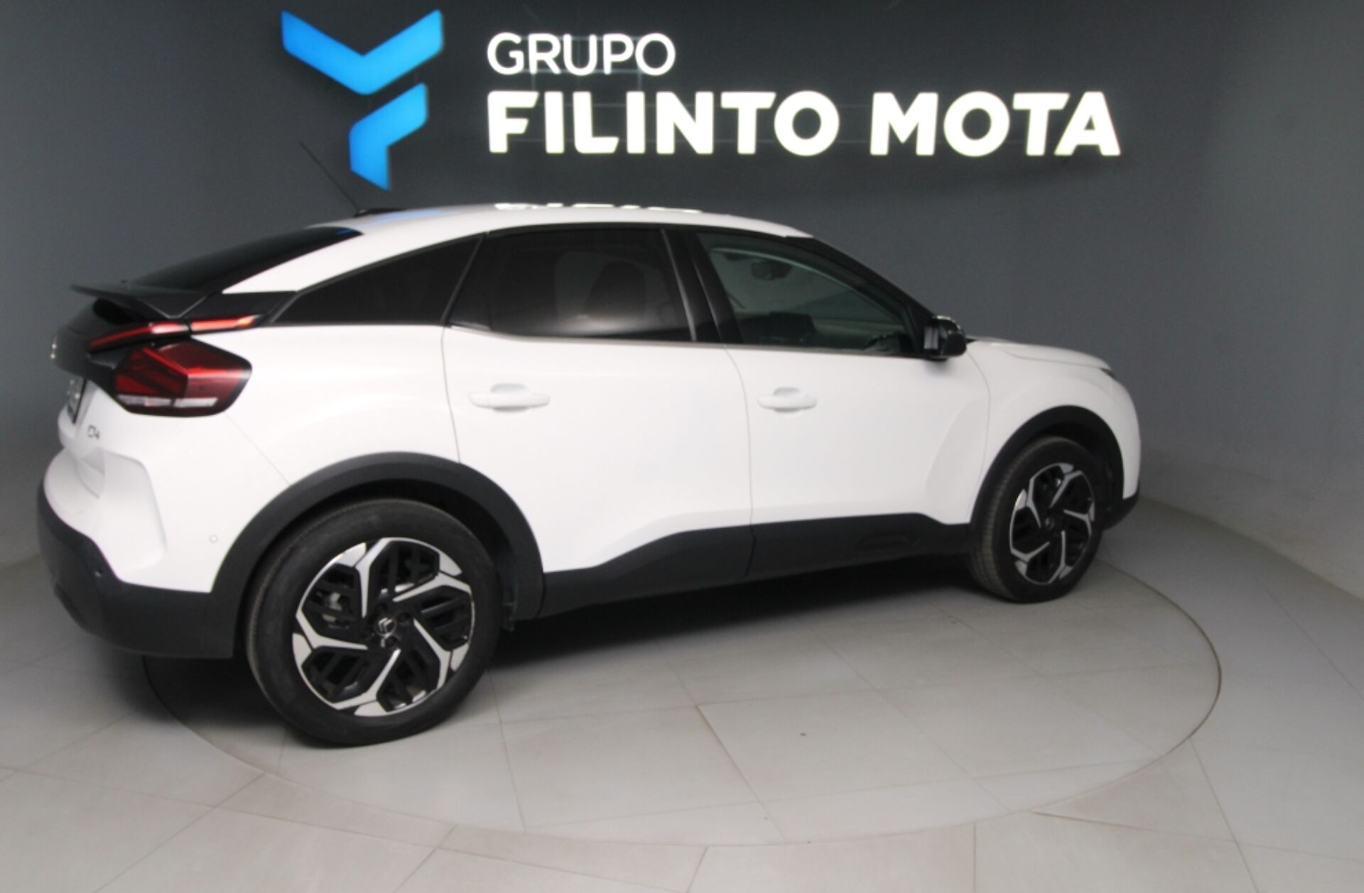 CITROEN C4 1.2 PureTech Shine EAT8