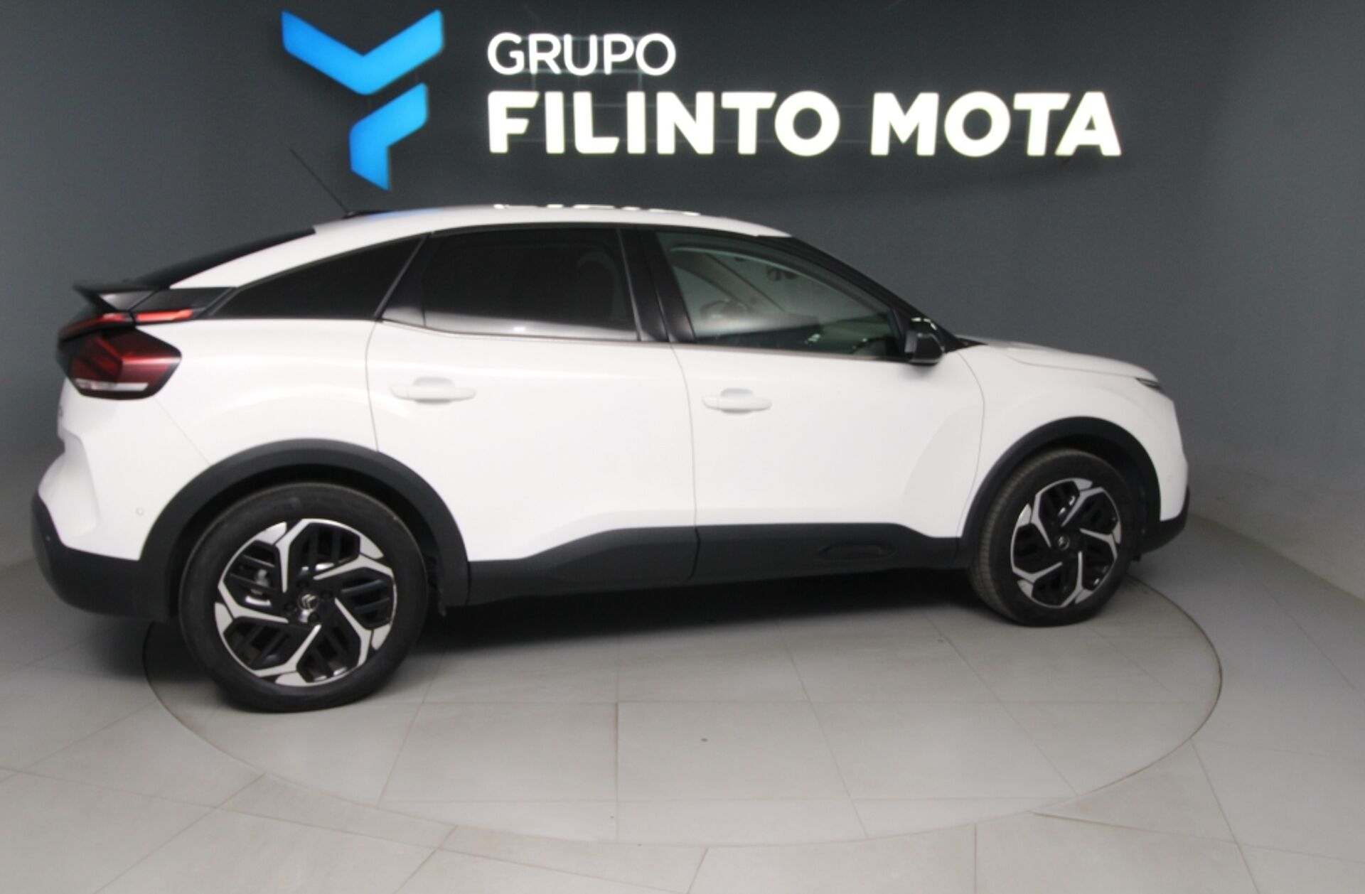 CITROEN C4 1.2 PureTech Shine EAT8