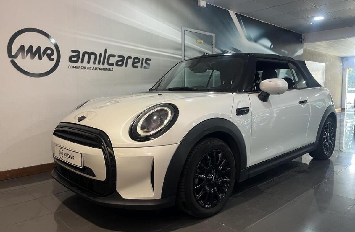 MINI Mini Cooper Premium Classic Auto