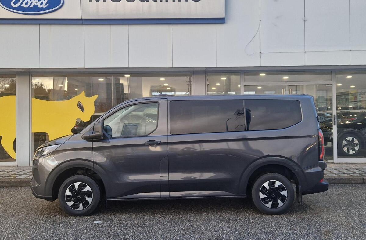 FORD Transit E-Tourneo Custom BEV 83 kWh Titanium