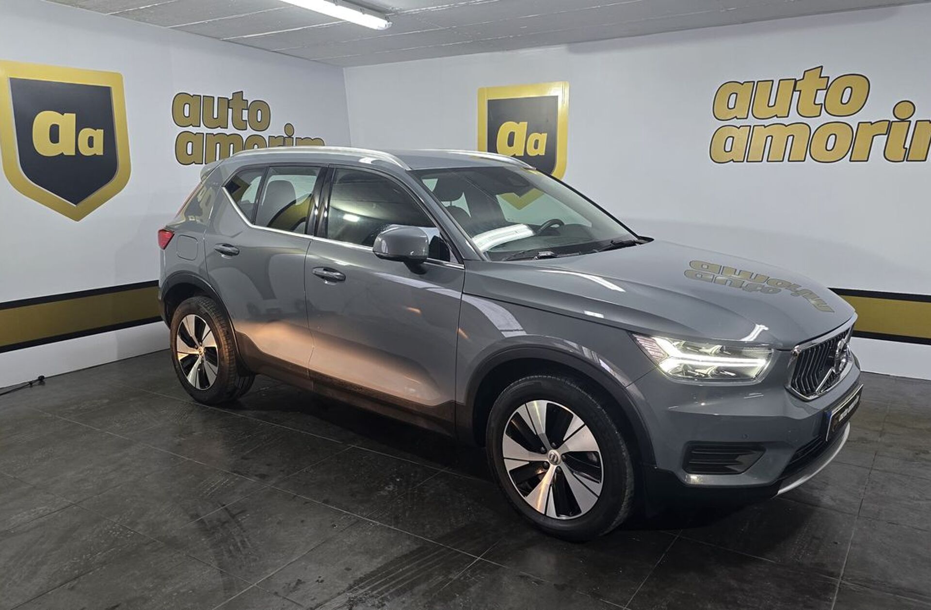 VOLVO XC40 1.5 T5 PHEV Momentum Plus
