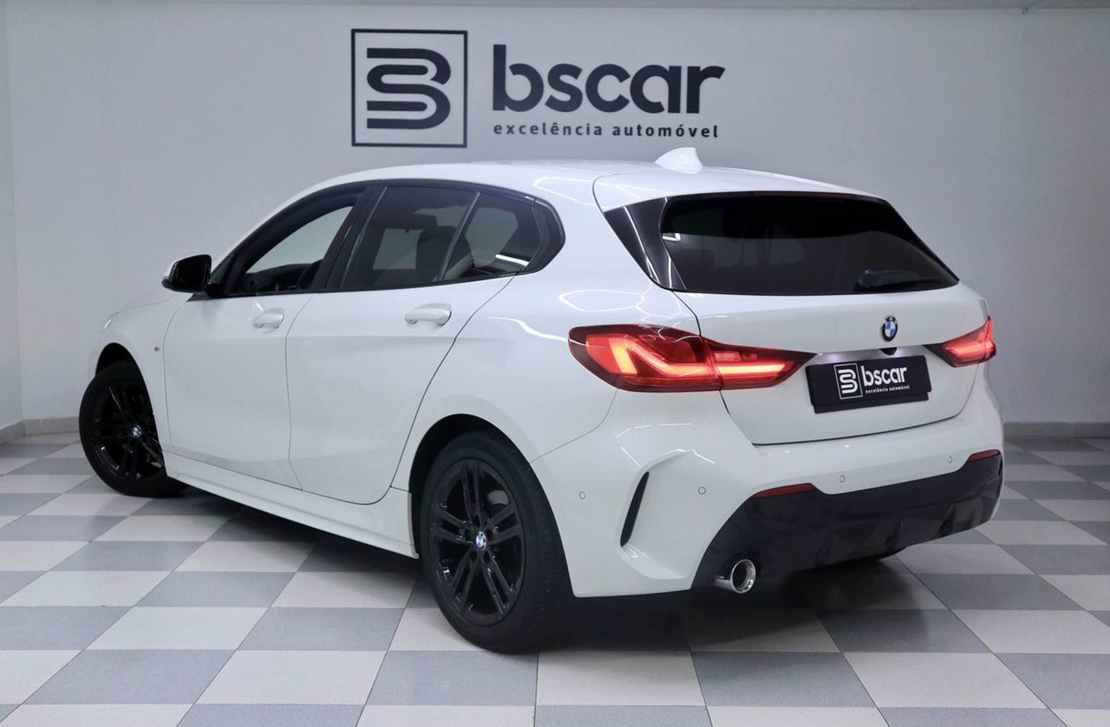 BMW Serie-1 116 d Pack Desportivo M Auto