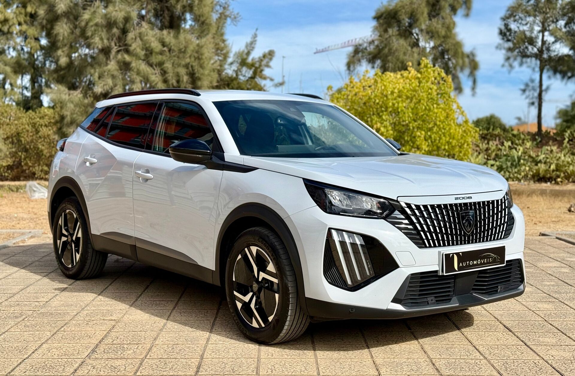 PEUGEOT 2008 1.2 PureTech Allure EAT8