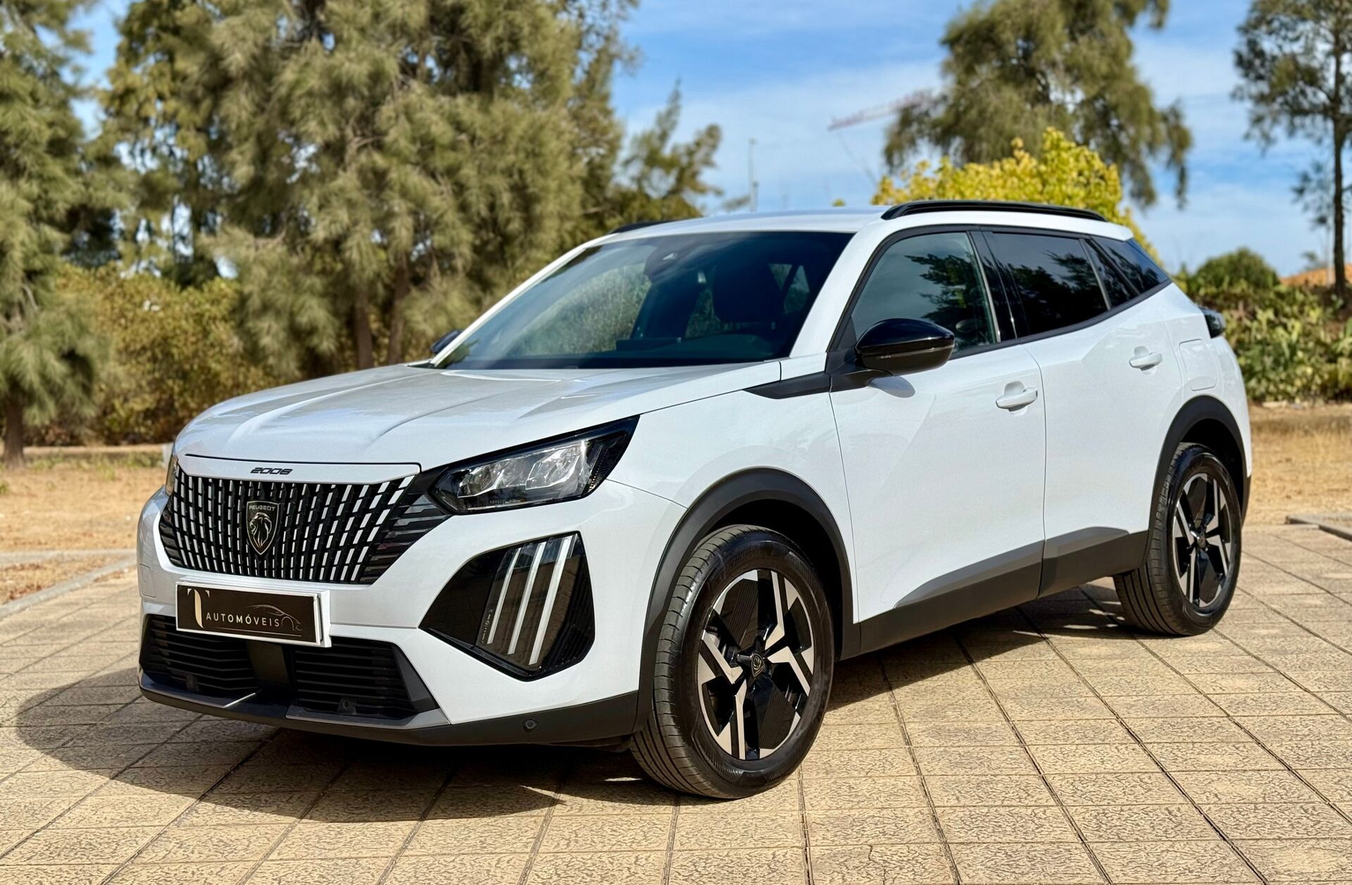 PEUGEOT 2008 1.2 PureTech Allure EAT8