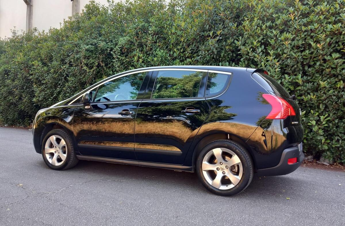 PEUGEOT 3008 1.6 HDi Allure