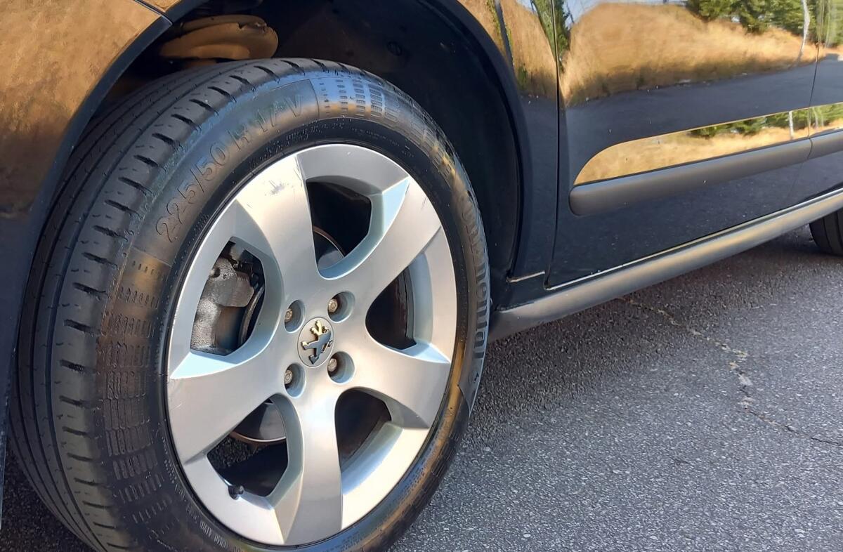 PEUGEOT 3008 1.6 HDi Allure