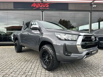 TOYOTA Hilux 2.8 D-4D 4WD Invincible TA