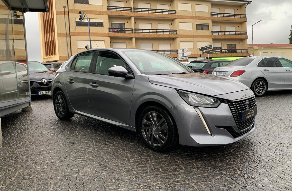 PEUGEOT 208 1.2 PureTech Allure