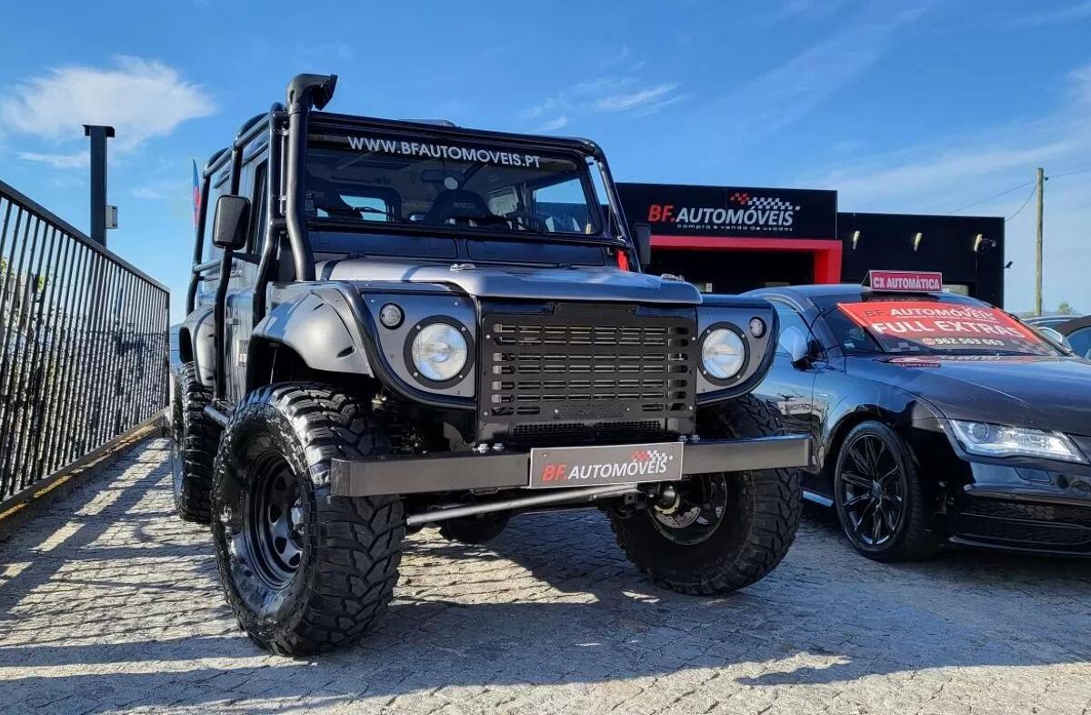 LAND ROVER Defender 90 2.5 Td5 Metal Top