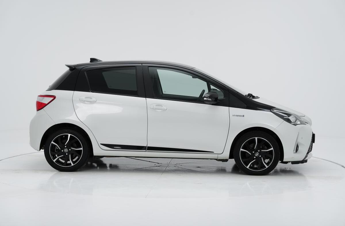 TOYOTA Yaris 1.5 HSD Square Collec.White