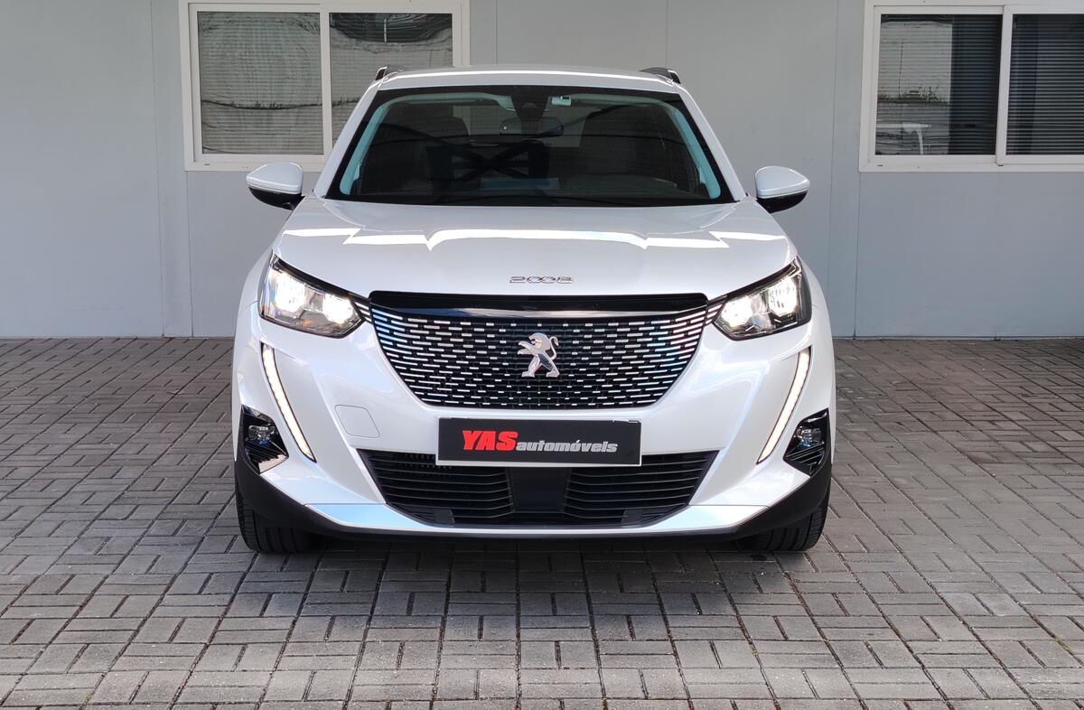PEUGEOT 2008 1.2 PureTech Allure Pack EAT8