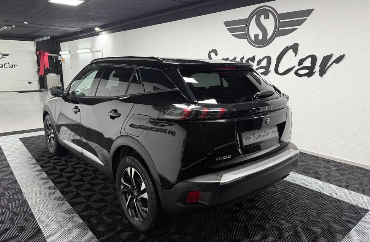 PEUGEOT 2008 1.2 PureTech Allure